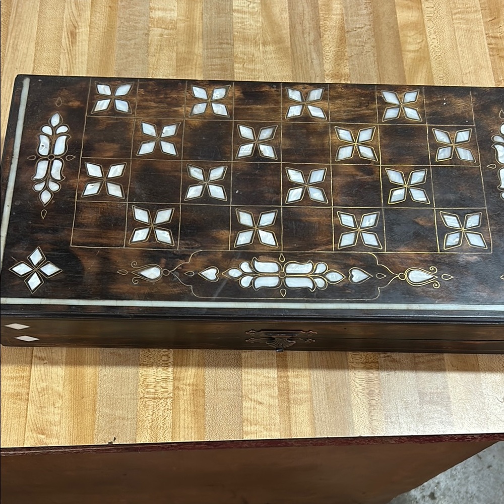 Mother of Pearl Inlaid Backgammon- Walnut Wood &  Bronze Wire Inlaid